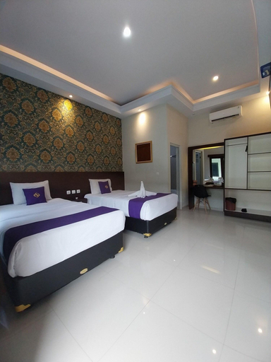 Bedroom 3, Grand Sahman Hotel, Solo