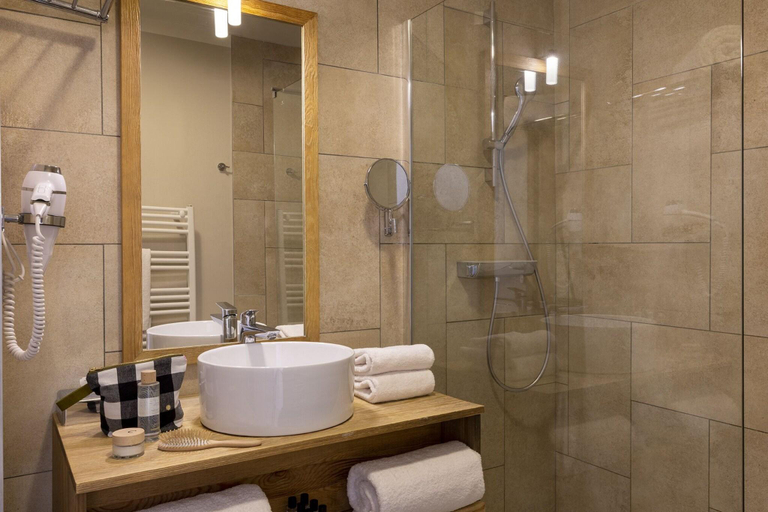 Bathroom 4, Domaine Du Ferret Balneo Spa by Germain Collection, Gironde