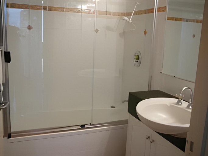 Bathroom 3, Sundeck Gardens Apartments, Maroochy - Maroochydore