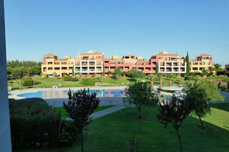 Exterior & Views 16