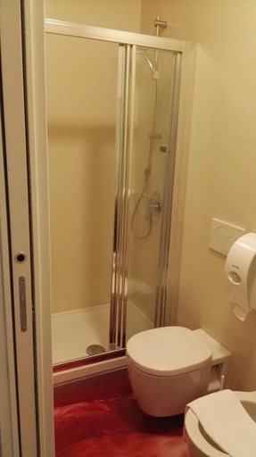 Bathroom 7