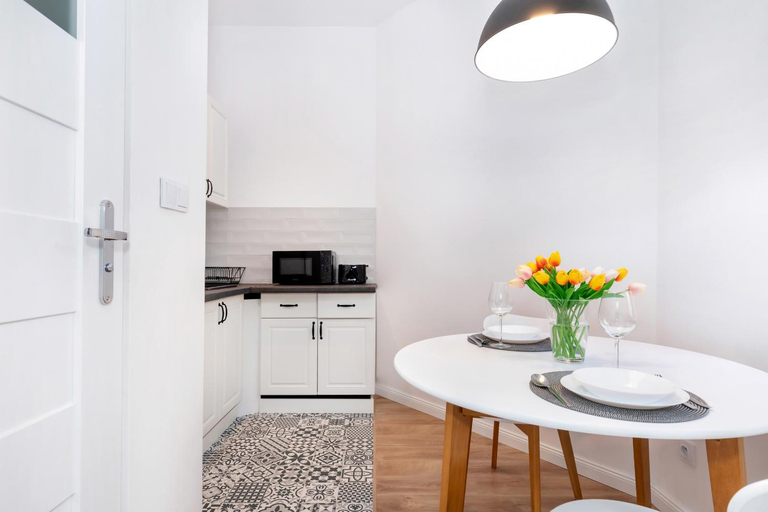 Kitchen 3, Apartments Pod Herkulesami by Noclegi Renters, Poznań City