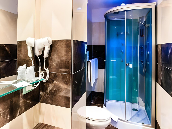 Bathroom 3, IG-Tysandros Apartments, Messina