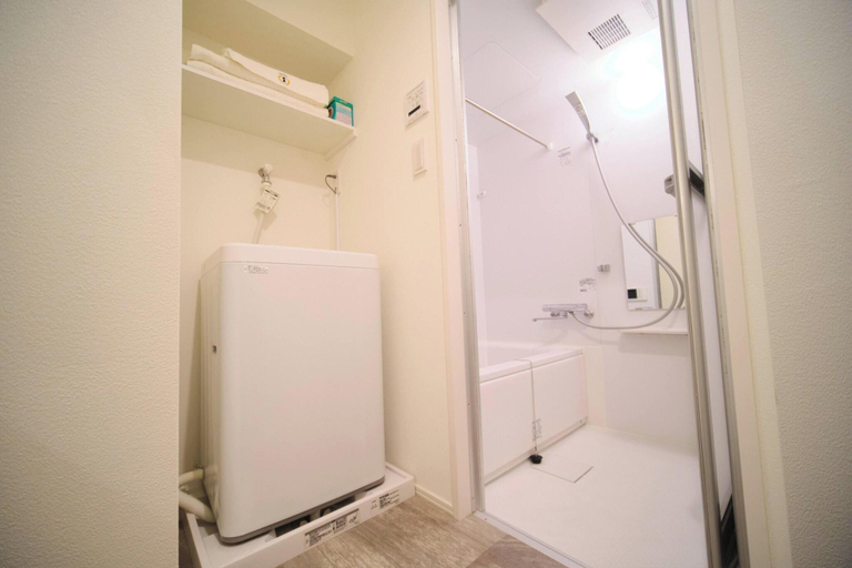 Bathroom 5, Yoshitsuki Hotel, Taitō