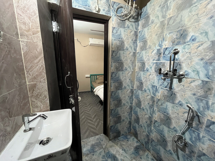 Bathroom, Jungle by sturmfrei Jaipur, Jaipur