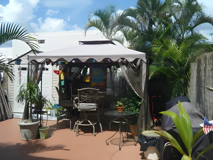 Food & Drinks 4, Laguna Blu Beach, Broward