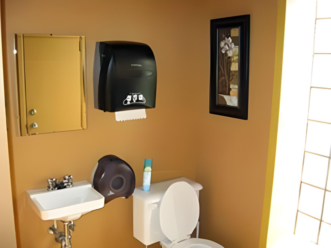 Bathroom 2, Gite le 812, Communauté-Urbaine-de-Québec