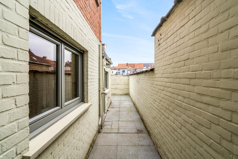 Others 5, Ruime gezinswoning nabij historisch centrum tot 6p met terras, West-Vlaanderen