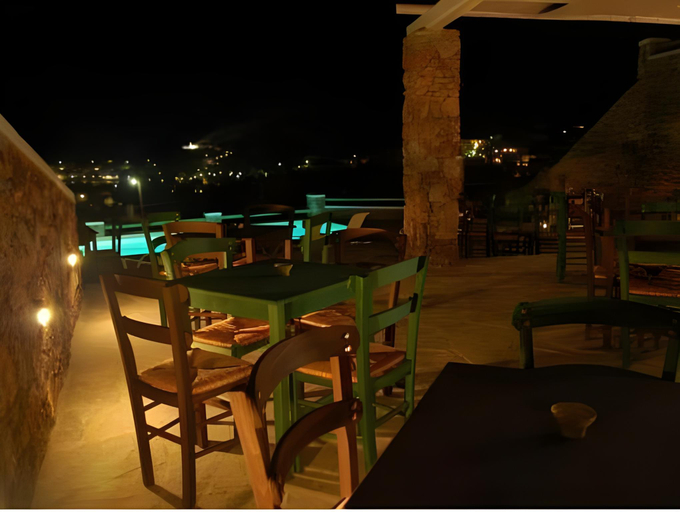Food & Drinks 5, Xerolithia, South Aegean