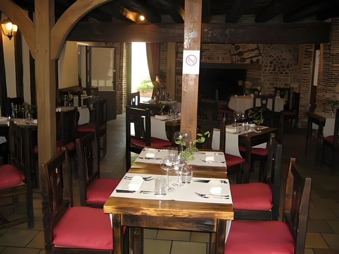 Food & Drinks 4, Hotel Restaurant le Cheval Blanc, Yonne