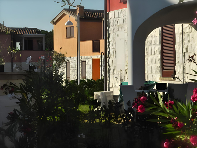 Others 3, Adamo ed Eva Resort, Ancona