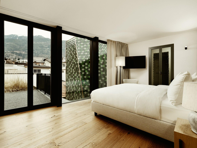 Bedroom 4, Goldener Adler, Bolzano