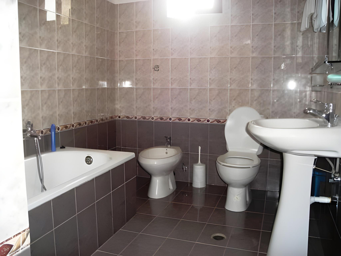 Bathroom 4, Hotel Kalemi, Gjirokastrës