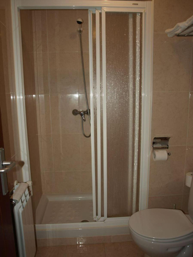 Bathroom 2, Pension Teyma, A Coruña