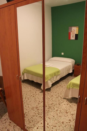 Bedroom 3, La Casa de Leo Bed & Breakfast, León