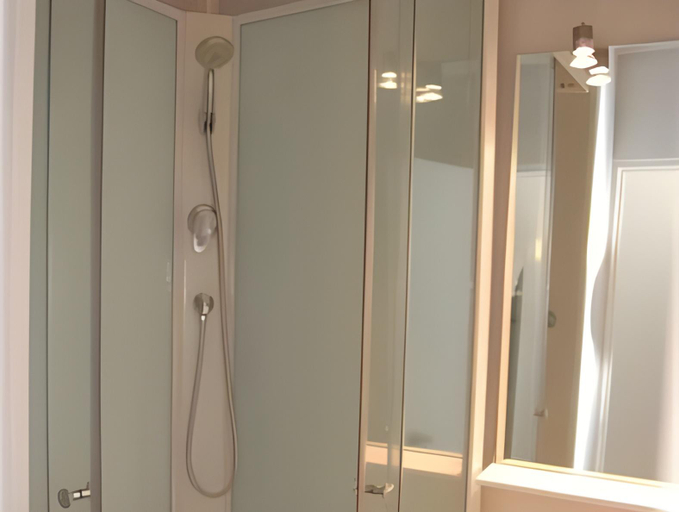 Bathroom, Sweet Home, Ain