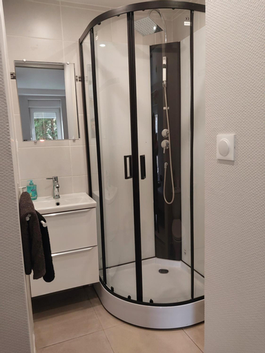 Bathroom 14