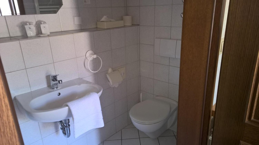 Bathroom 12