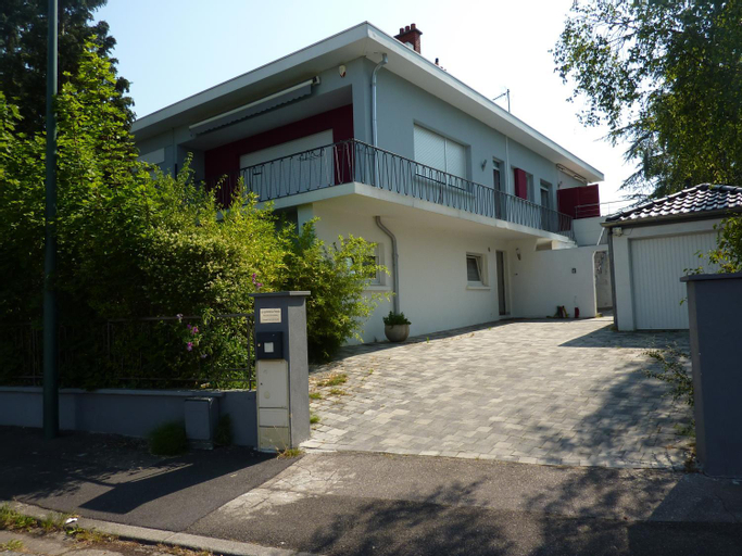 Exterior 16