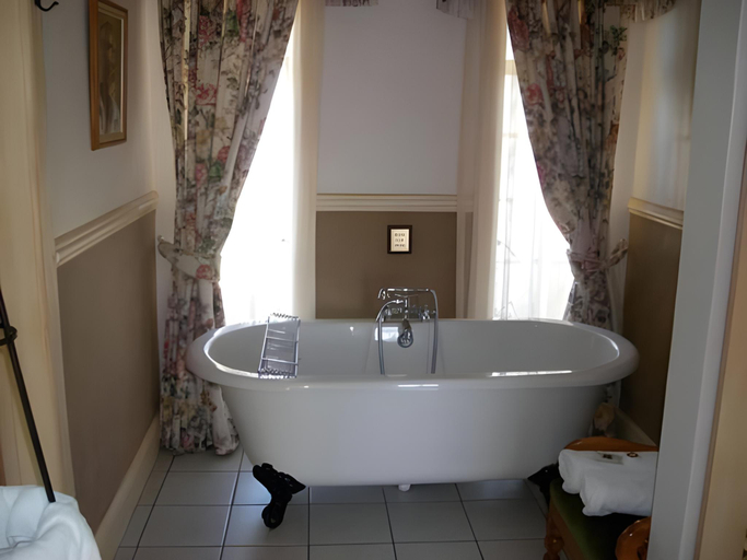 Bathroom 3, Sherwoods Country House Cc, Mopani