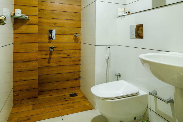 Bathroom, THE HEARTLAND INN, Thiruvananthapuram