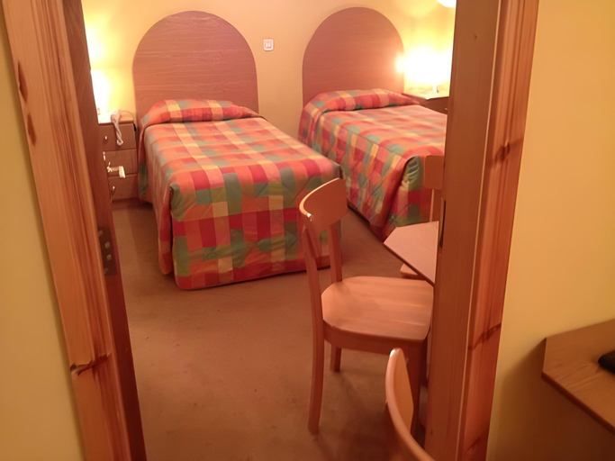 Bedroom 2, The Frontier Hotel, Derry and Strabane