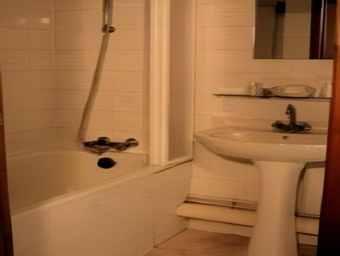 Bathroom 3, Auberge Le Colombien - Hotel et Restaurant, Indre-et-Loire