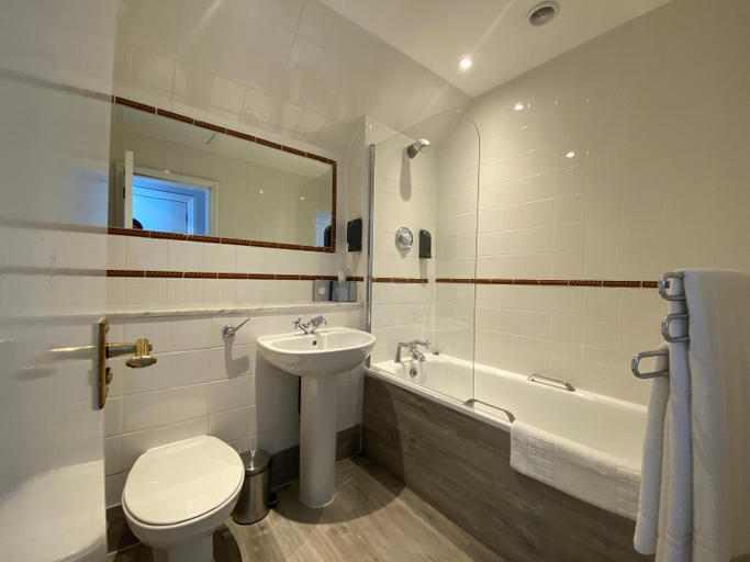 Bathroom 3, No6 West Coates, Edinburgh