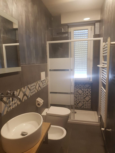 Bathroom 3, Magia di Mare, La Spezia