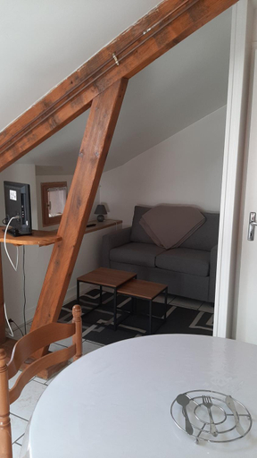 Bedroom, Appartement type F1 a Rochesson, Vosges