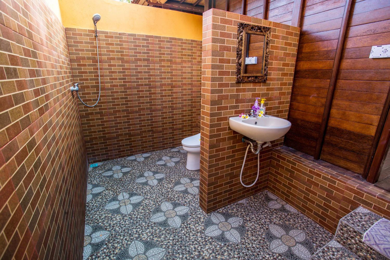 Bathroom 3, Secret Point Huts Bungalow, Klungkung