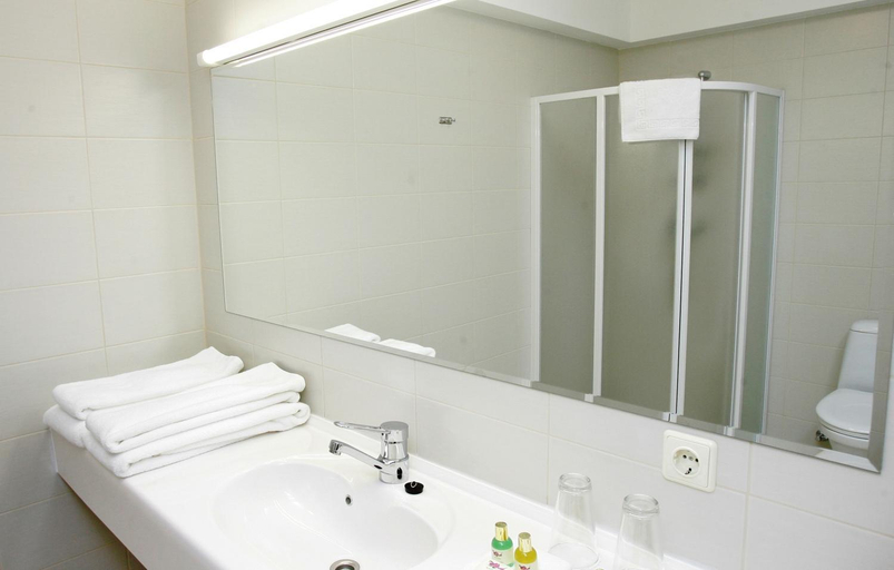 Bathroom 5, Park Villa Hotel, Vilniaus
