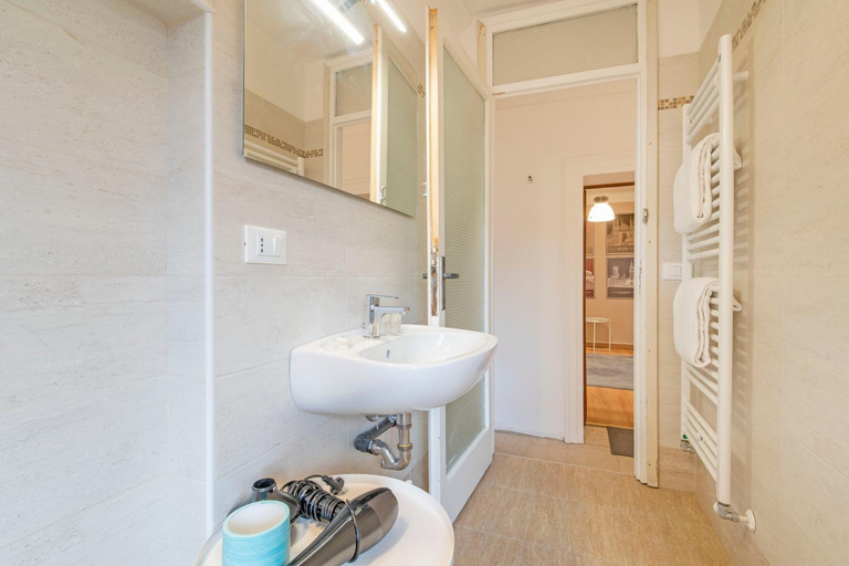 Bathroom 3, San Marco Schiavoni apartments, Venezia