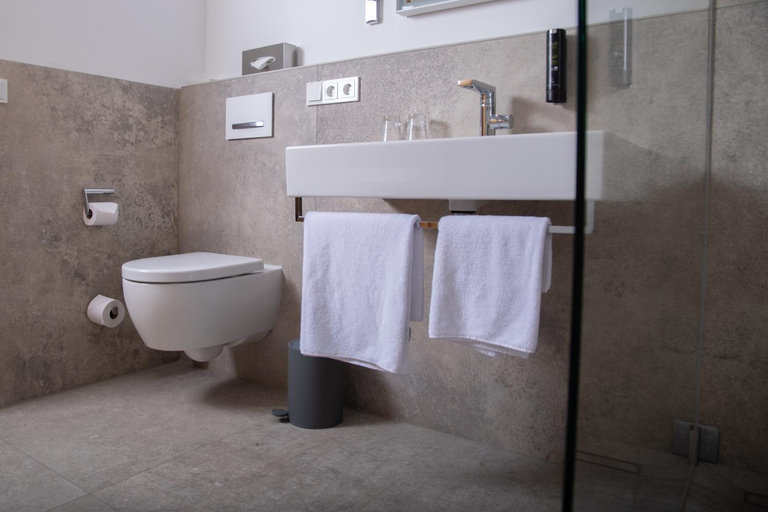 Bathroom 3, Hotel Elfbuchen, Kassel