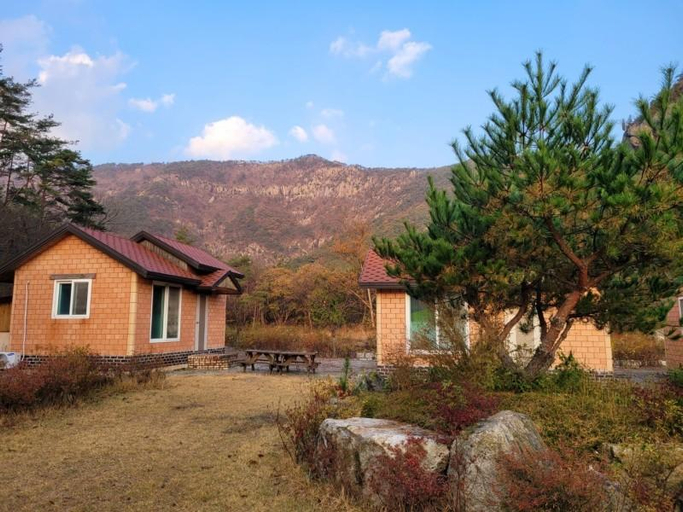 Others 3, Buan Atteul Pension, Buan