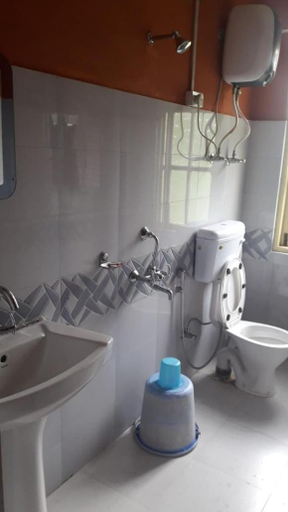 Bathroom 3, Green Valley Amboli, Sindhudurg