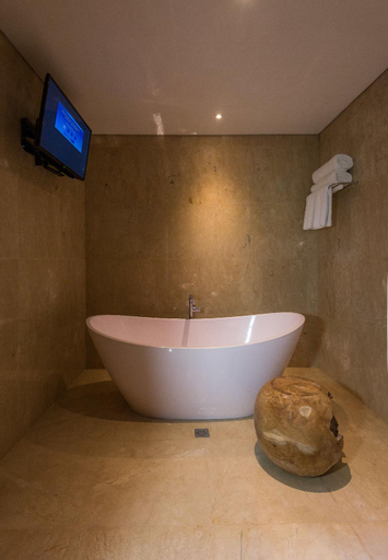 Bathroom 11