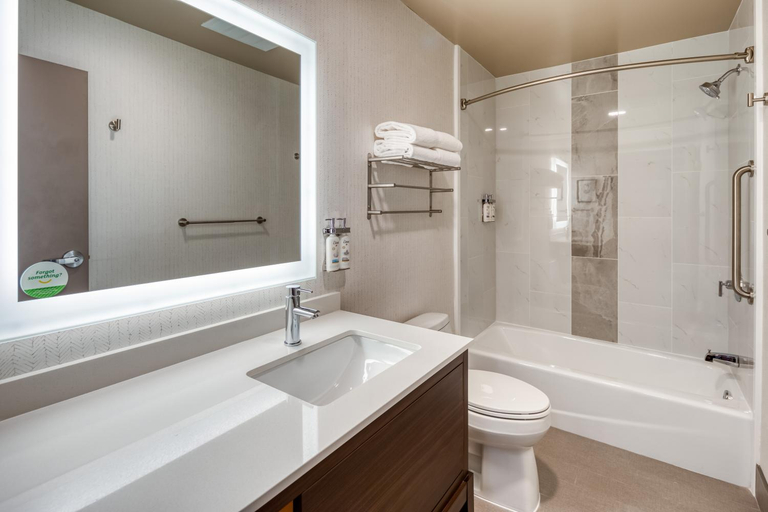 Bathroom 17