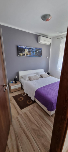 3, Apartments Adriana, Bilice
