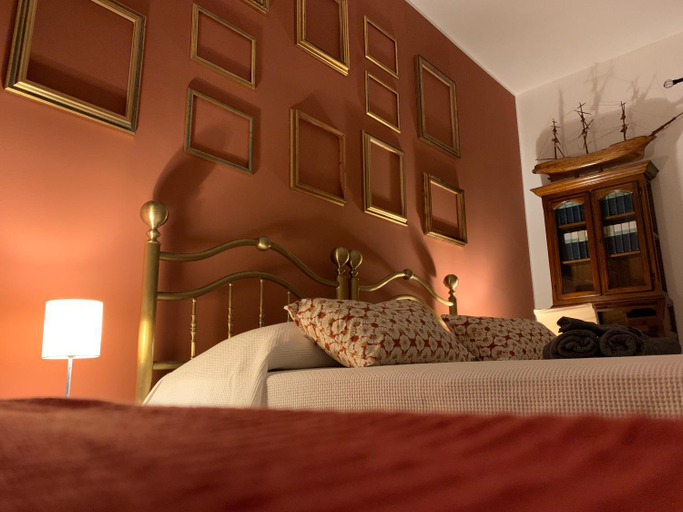 Others 3, B&B Fiorisol, Syracuse