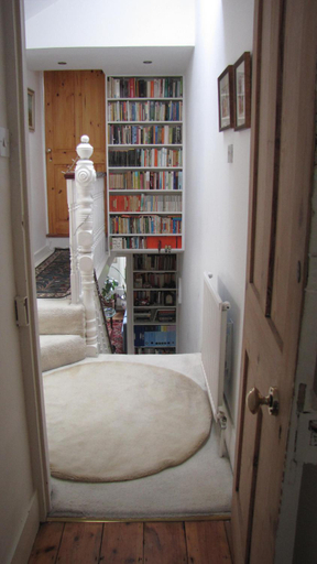 Others 3, Holmewood Homestay, London