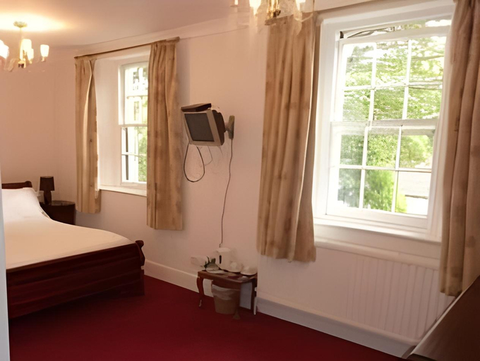 Others 5, Manor Inn Galmpton, Devon