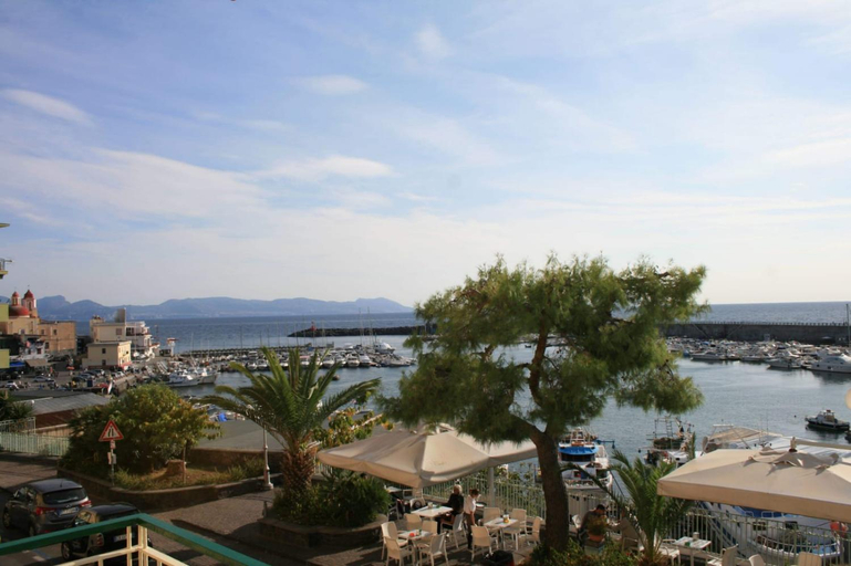 Others 5, B&b Torre del Greco, Napoli