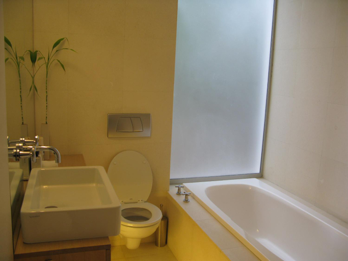 Bathroom 4, Lion's View, City of Cape Town