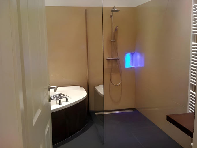 Bathroom 3, Stephansdom Premium Apartments, Wien