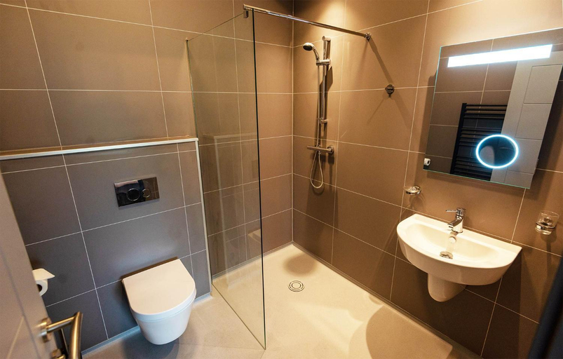 Bathroom 4, Kinloch Ainort Apartments, Highland