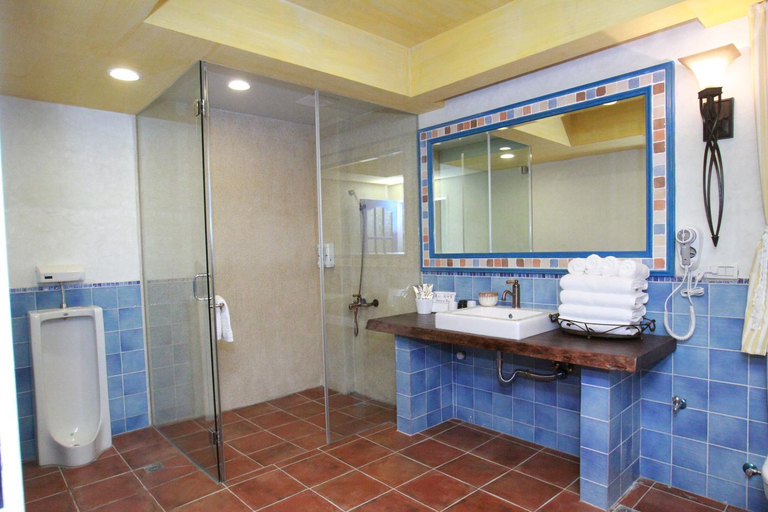 Bathroom, Socat, Yilan