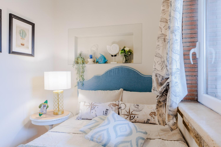 Others 4, Corallina, 2 Bedrooms Villa with Garden and Private Jacuzzi, Roma
