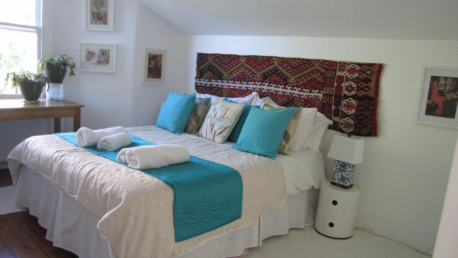 Others 4, Holmewood Homestay, London