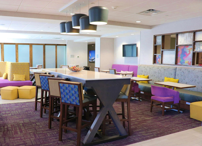 Public Area, Hampton Inn McMinnville, Warren